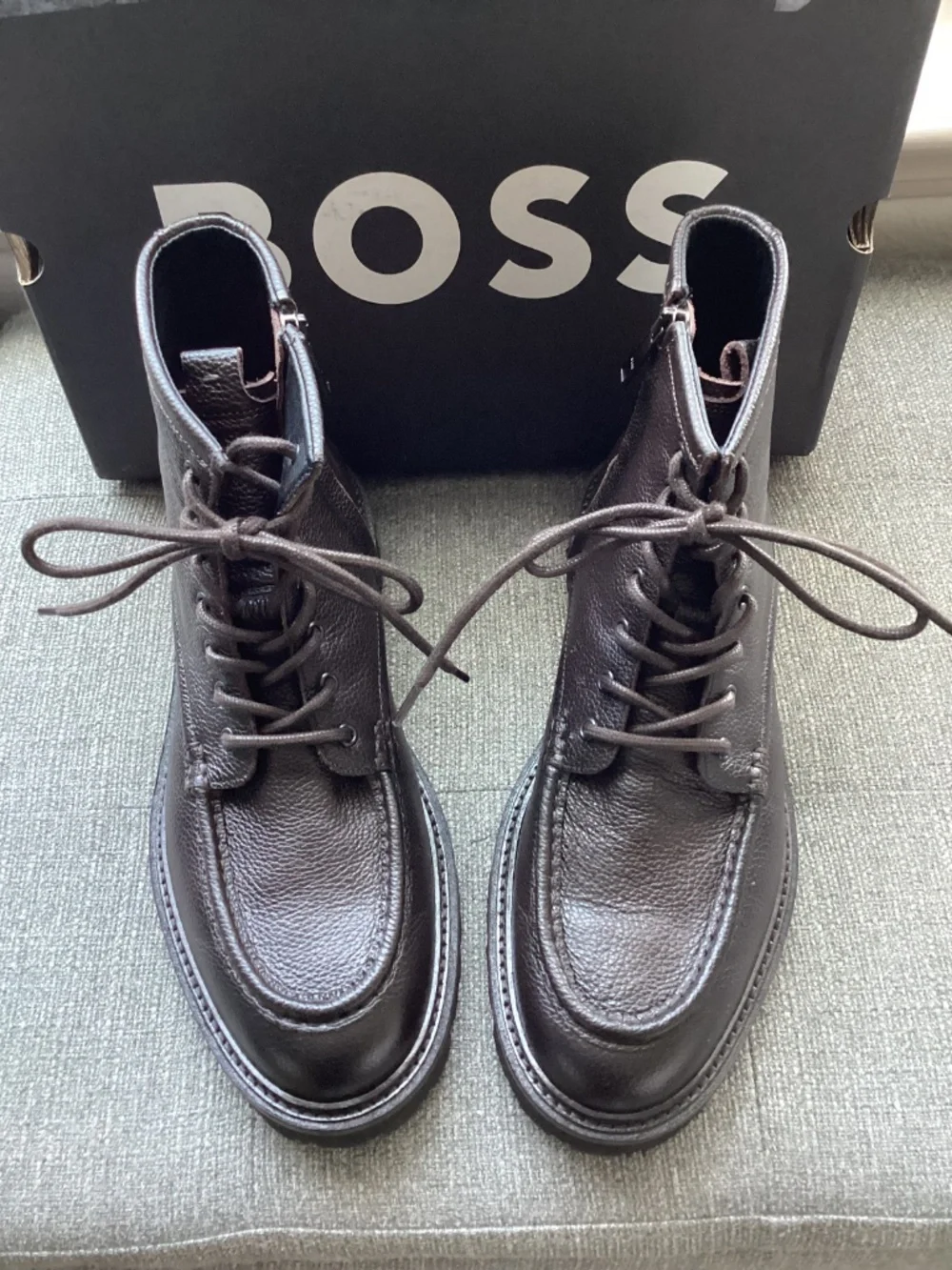 BOSS Julio Lugged Moc Toe Leather Boot, size 10